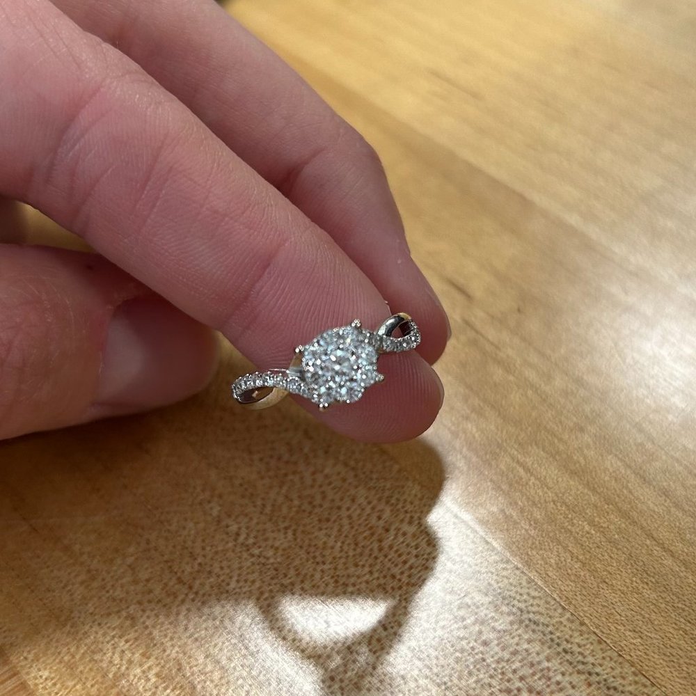 14K White Gold Diamond Engagement Ring Preowned Size 5.5 ~ 1/2 carat cluster